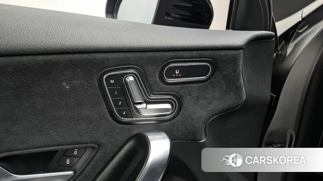 Mercedes-Benz A-Class W177 id 3903582 из Кореи 9