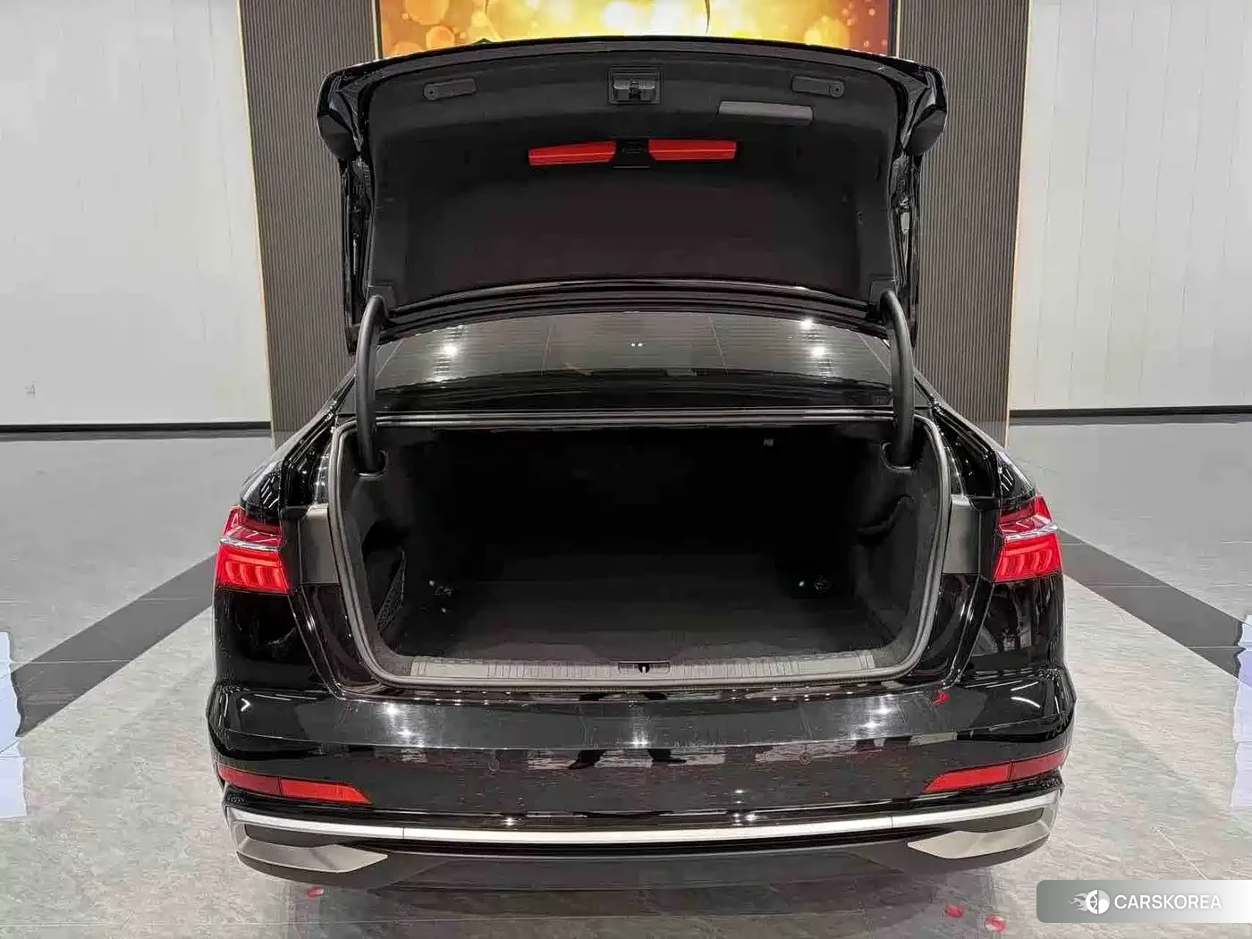 Audi A6L id 4654485 из Китая 9