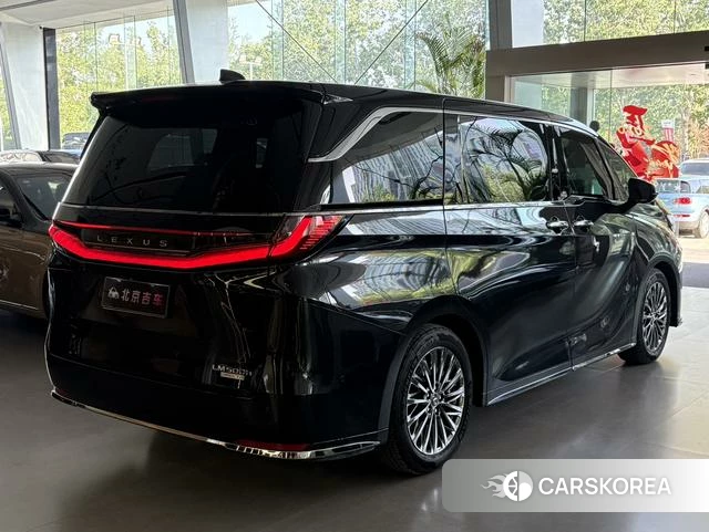 Lexus LM id 4026793 из Китая 9
