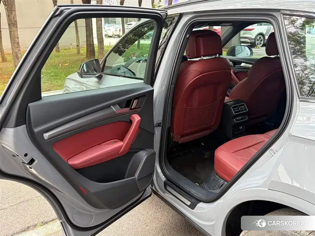 Audi Q5L id 4545691 из Китая 9