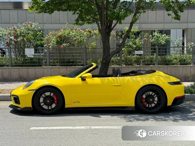 Porsche 911(992) id 4329869 из Кореи 9