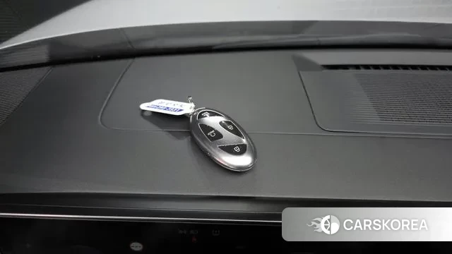 Hyundai Grandeur (GN7) id 3026978 из Кореи 9