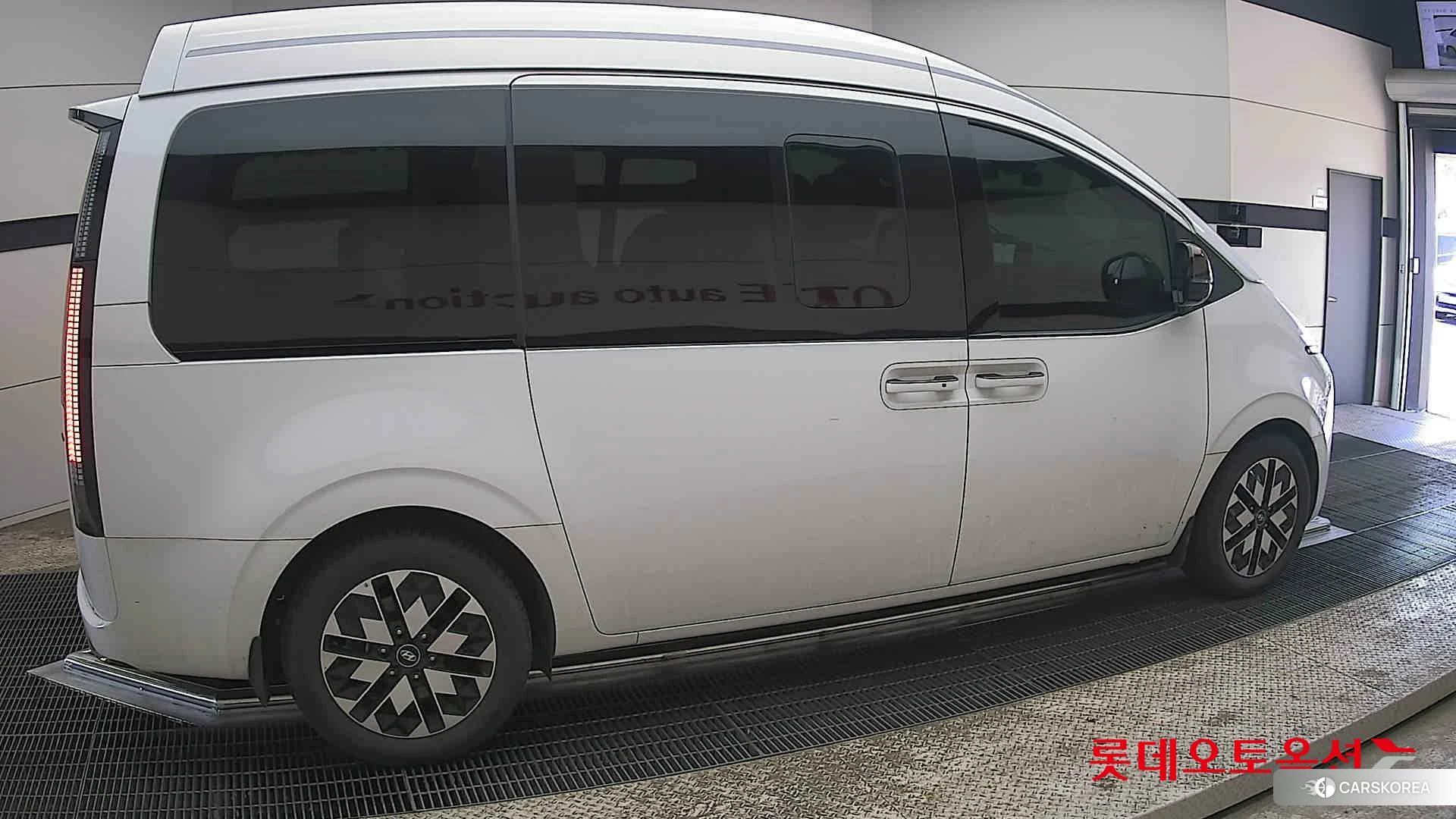 Hyundai STARIA LOUNGE Limousine id 3882076 из Кореи 9