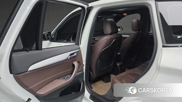 BMW X1 (F48) id 2984835 из Кореи 9