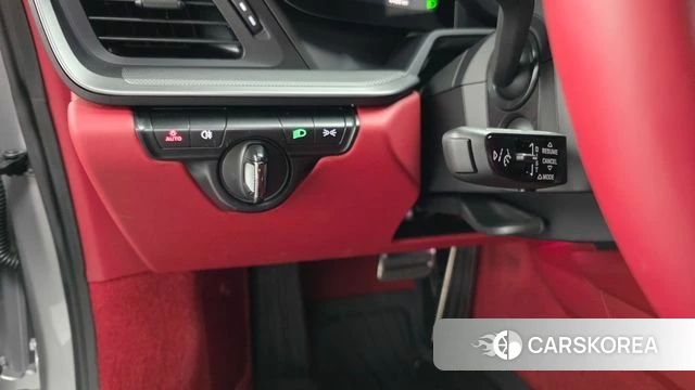Porsche 911(992) id 4280440 из Кореи 9