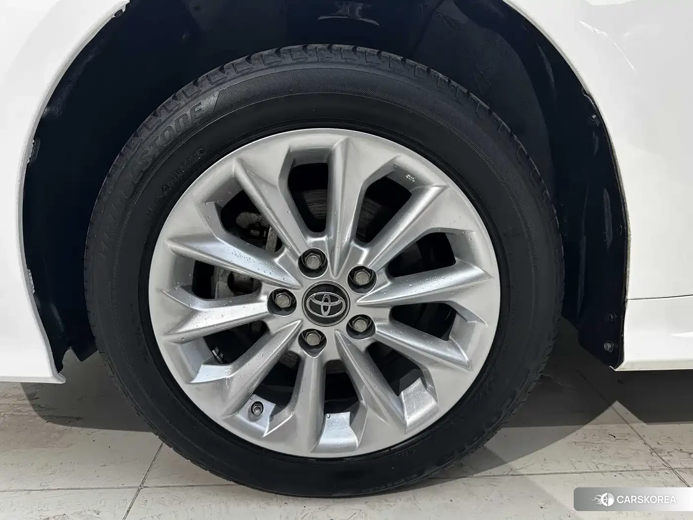 Toyota Corolla id 4653795 из Китая 9