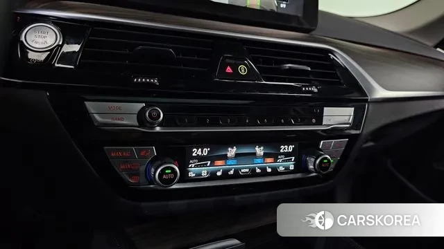 BMW 5 Series (G30) id 3701274 из Кореи 9