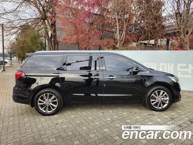 Kia The New Carnival id 2248962 из Кореи 9