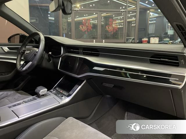 Audi A6L id 4333278 из Китая 9