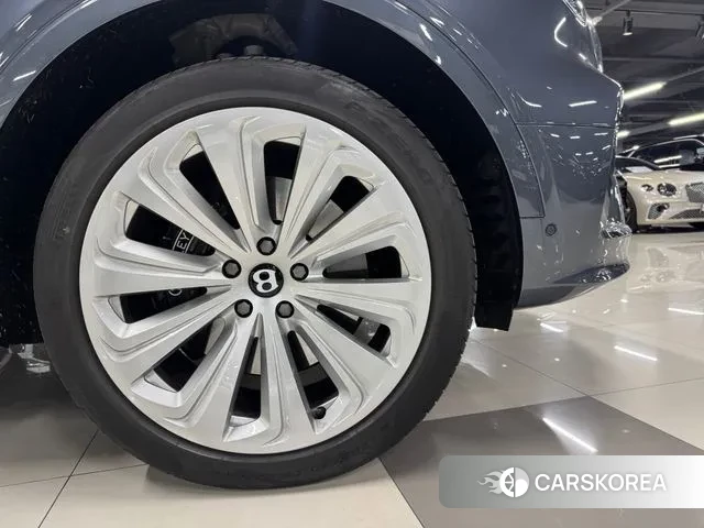 Bentley Bentayga id 3529888 из Кореи 9