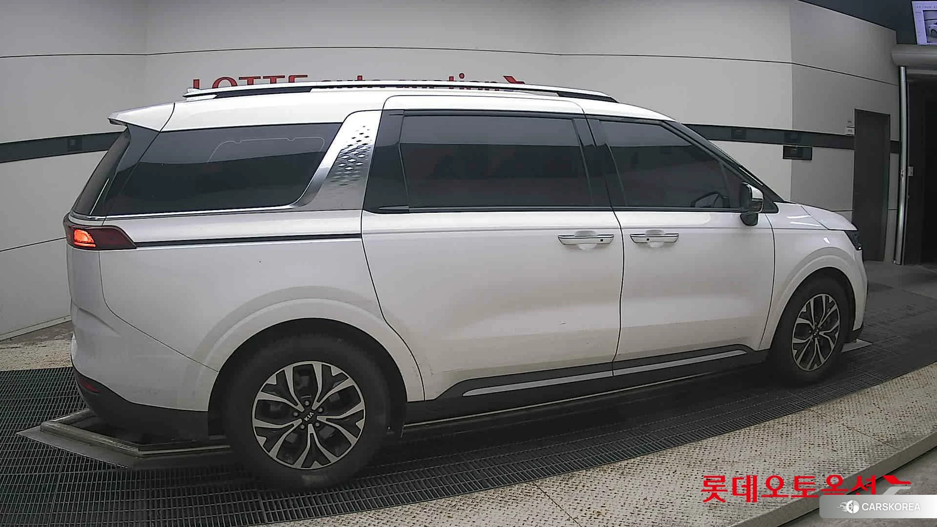 Kia Carnival id 4902373 из Кореи 9