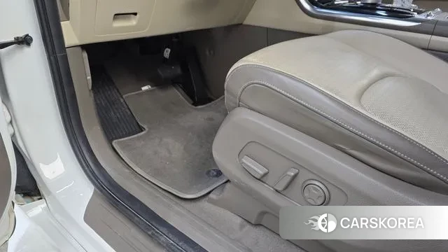 Kia Carnival 4th generation id 3600492 из Кореи 9