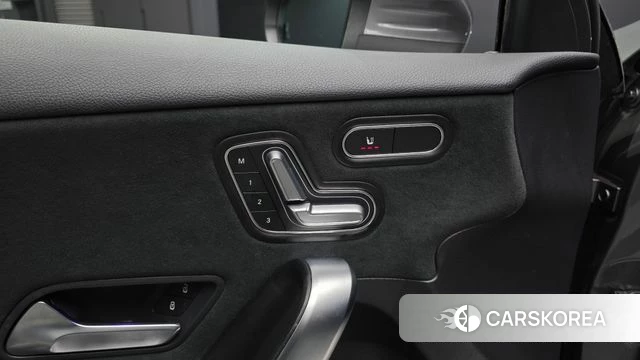 Mercedes-Benz A-Class W177 id 4268035 из Кореи 9