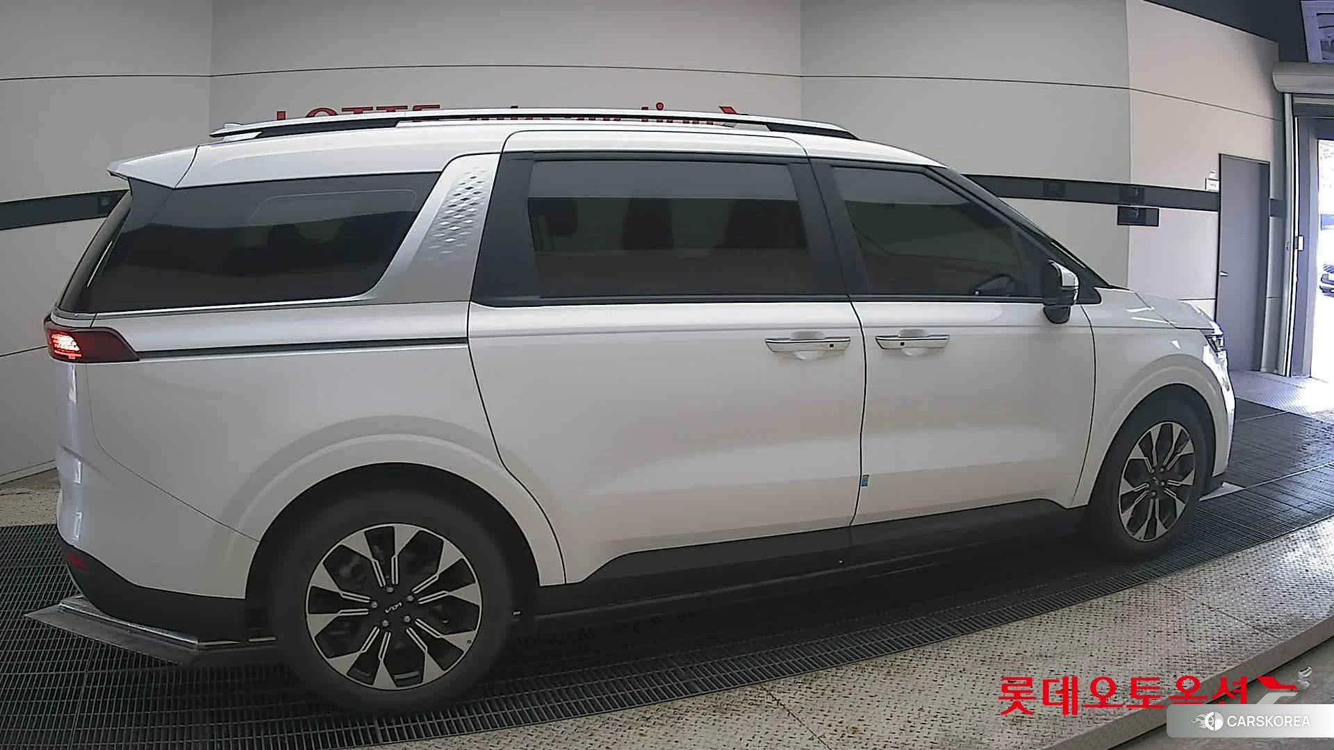 Kia Carnival id 4674221 из Кореи 9