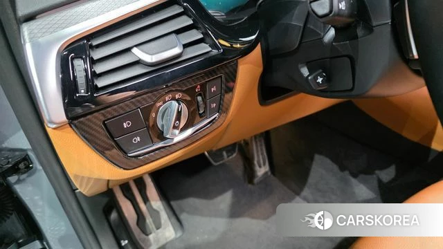 BMW 5 Series (G30) id 3880260 из Кореи 9