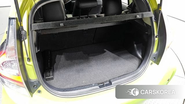 Toyota Prius C id 3905649 из Кореи 9