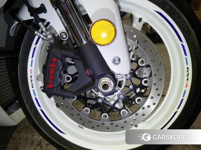 Suzuki GSX-R1000 id 3946865 из Японии 9