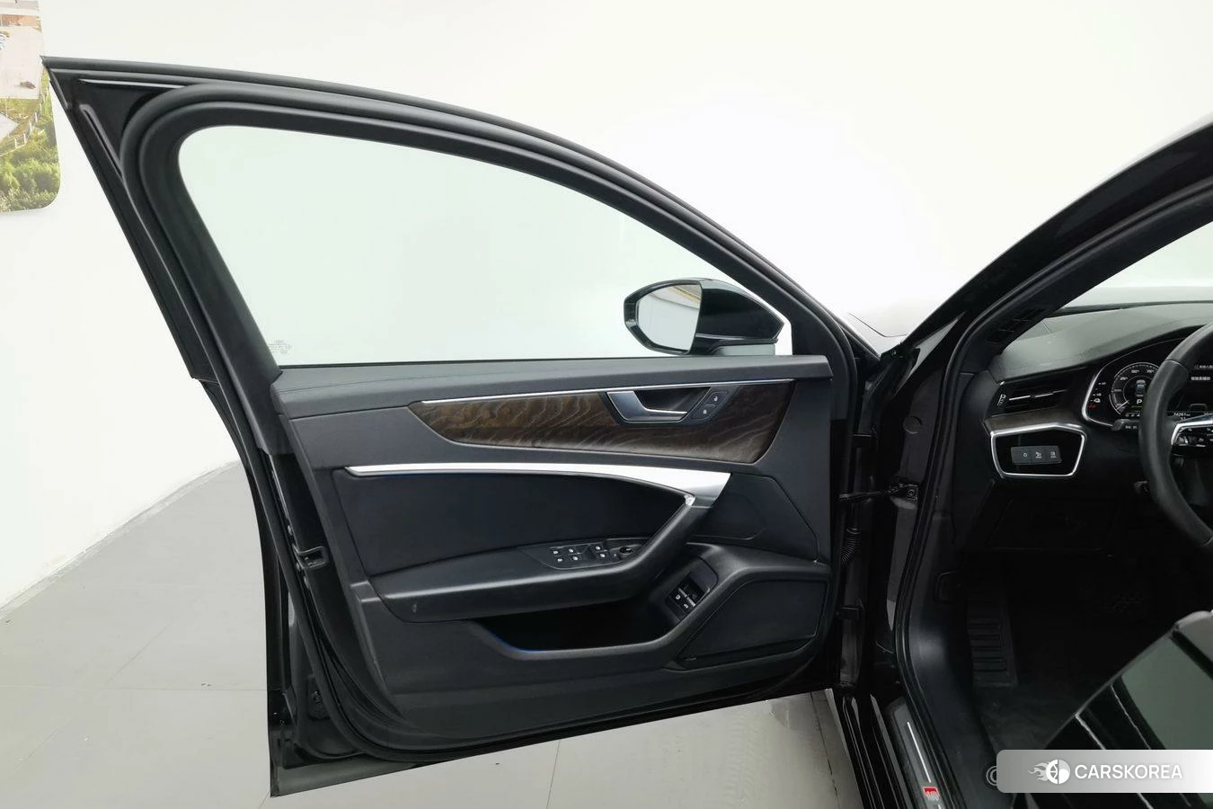 Audi A6L PHEV id 4405777 из Китая 9