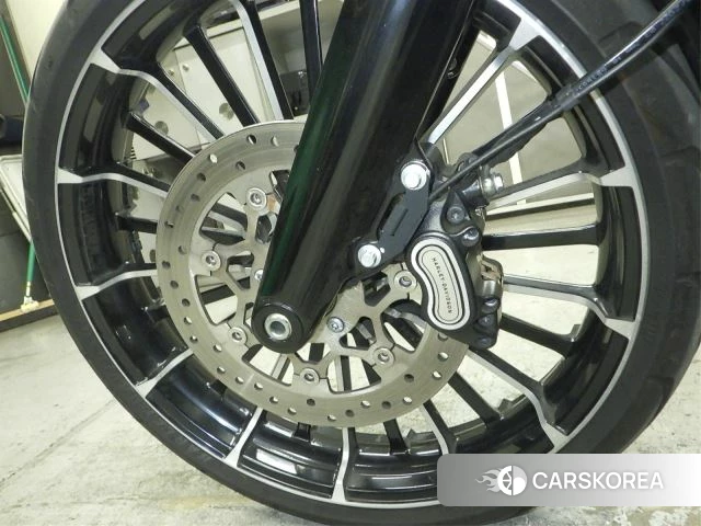 Harley-Davidson Softail Breakout FXBR 1920 id 3945799 из Японии 9