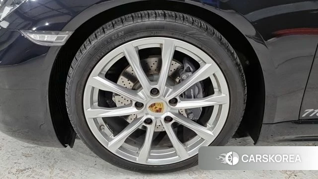 Porsche 718 Boxster id 3866477 из Кореи 9