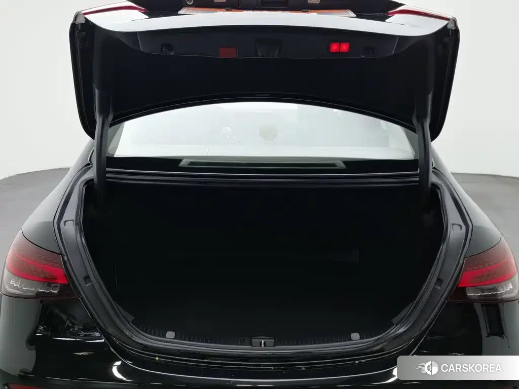 Mercedes-Benz E-Class id 4669499 из Китая 10