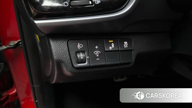 Kia Stonic id 3905492 из Кореи 9