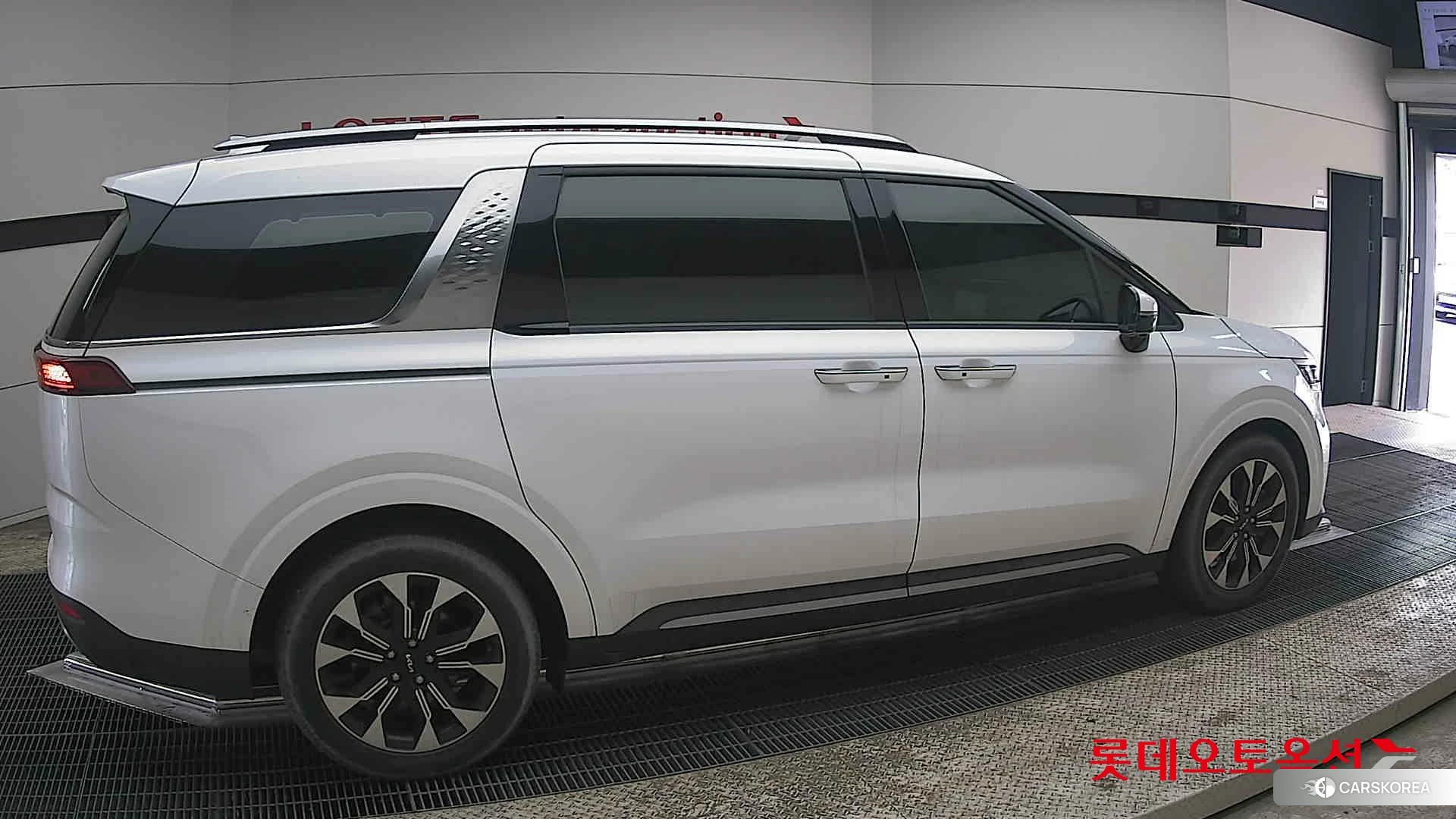 Kia Carnival id 3888384 из Кореи 9