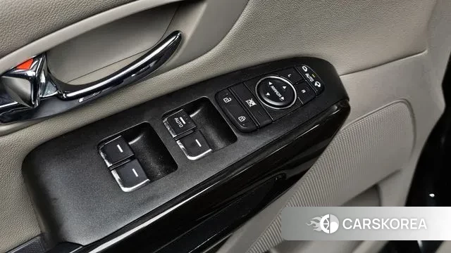 Kia The New Carnival id 2567983 из Кореи 9