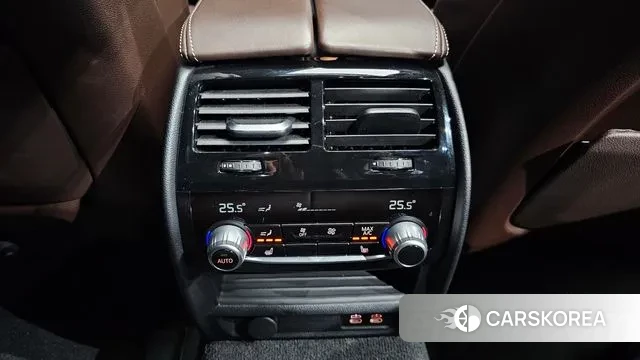 BMW 5 Series (G30) id 3378631 из Кореи 9