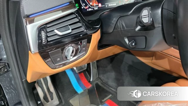 BMW 5 Series (G30) id 4476323 из Кореи 9