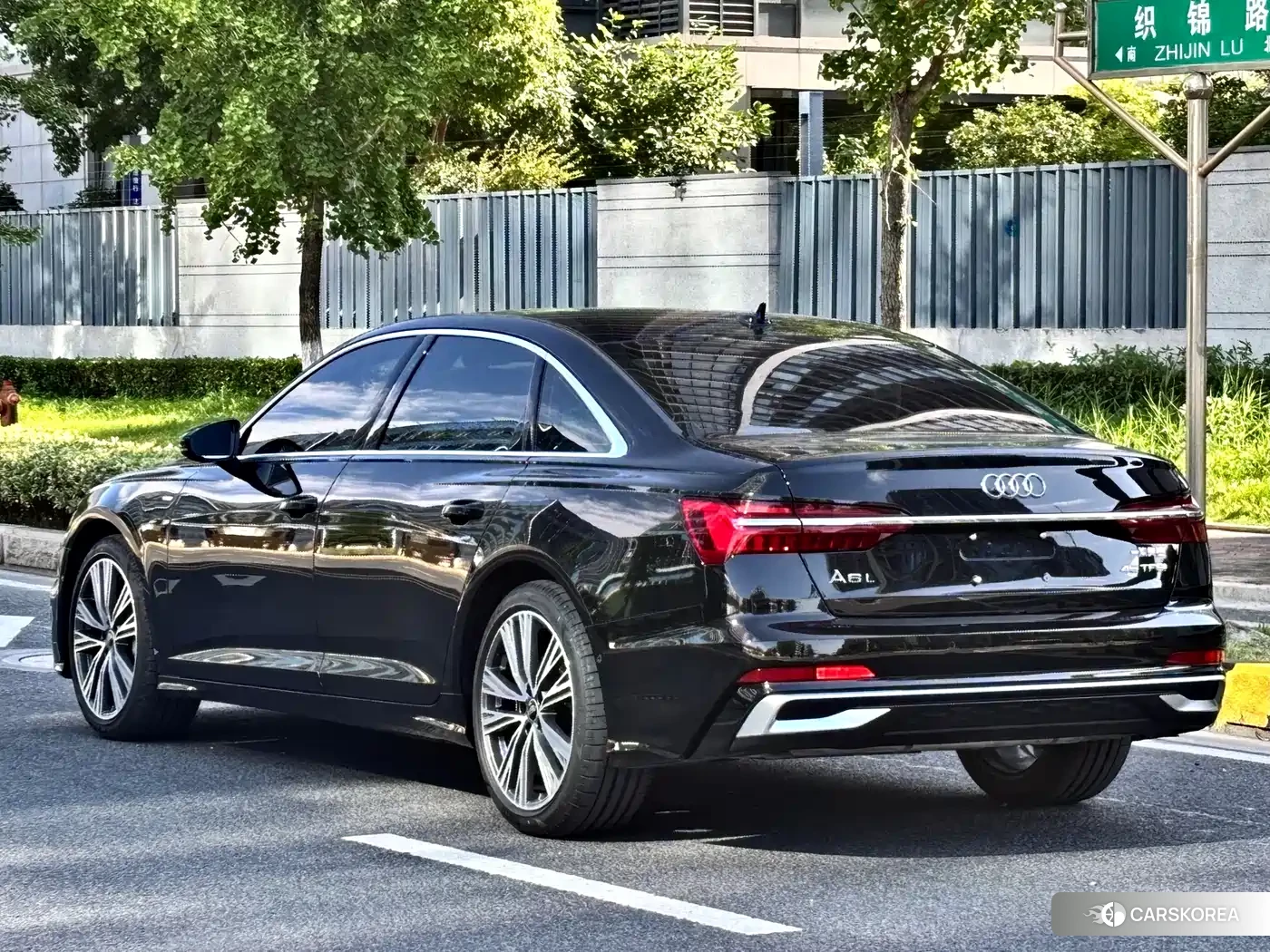 Audi A6L id 4548271 из Китая 9