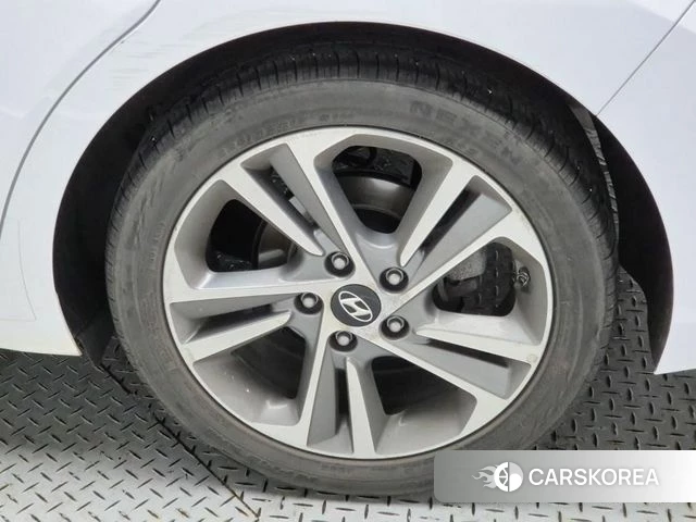 Hyundai Avante AD id 3894077 из Кореи 9