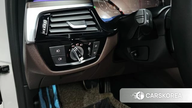 BMW 5 Series (G30) id 4179859 из Кореи 9