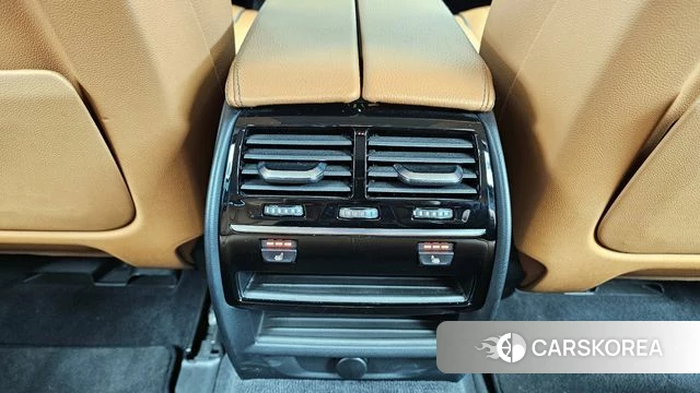 BMW 5 Series (G30) id 3801687 из Кореи 9