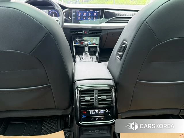 Volkswagen Passat id 4374564 из Китая 9