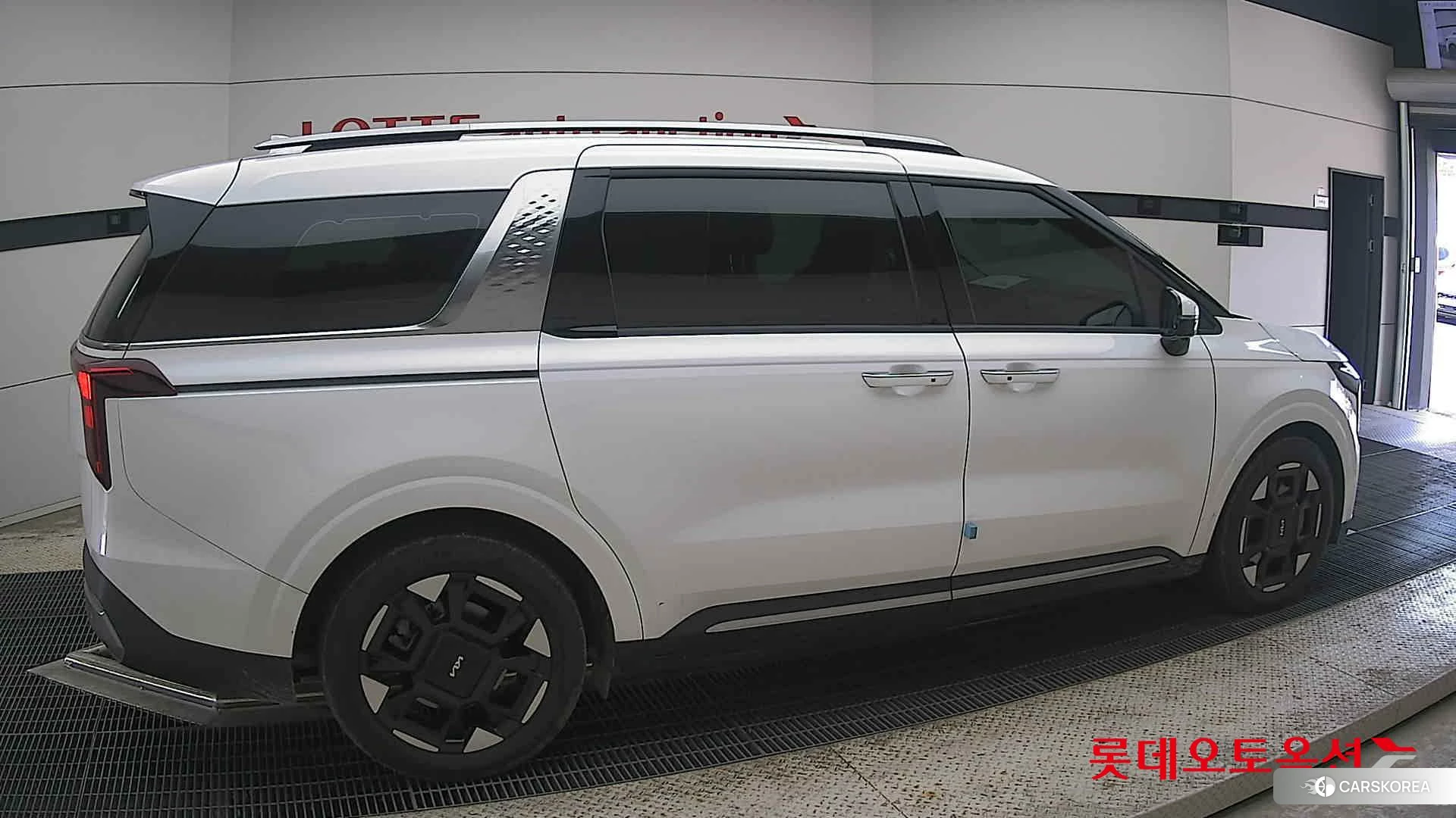 Kia Carnival id 4504306 из Кореи 9