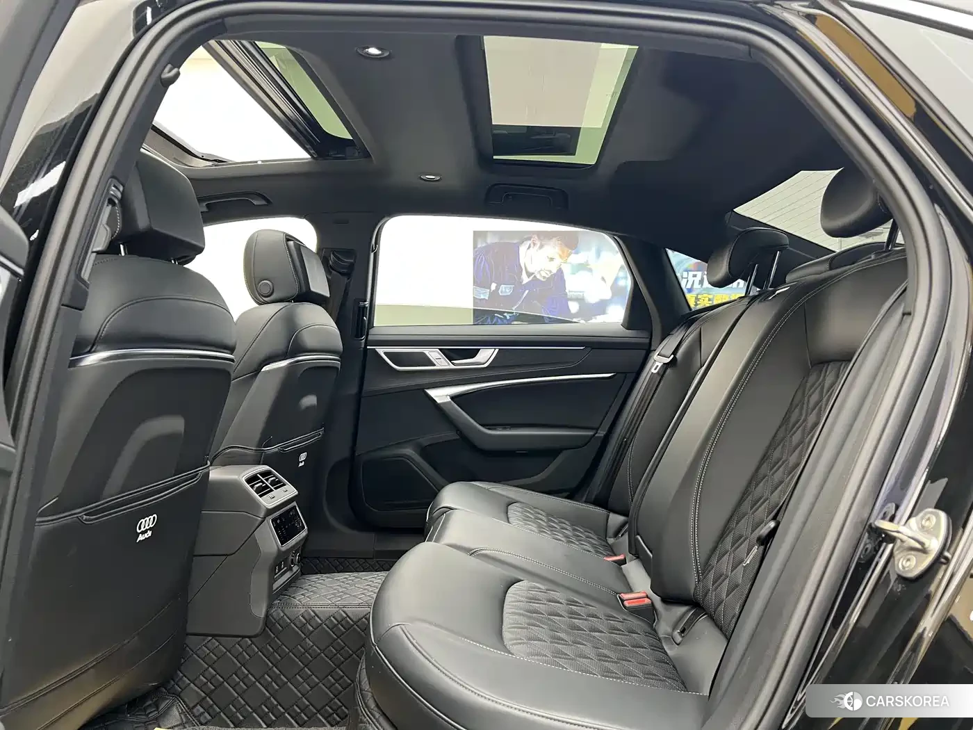 Audi A6L id 4583696 из Китая 9