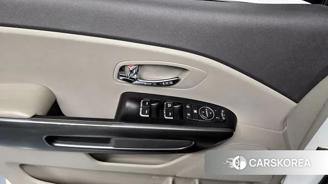 Kia All New Carnival id 3789799 из Кореи 9