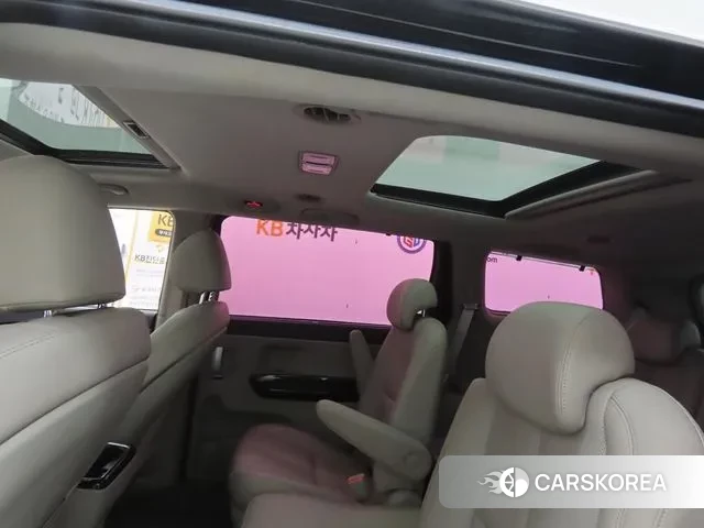 Kia The New Carnival id 3687608 из Кореи 9