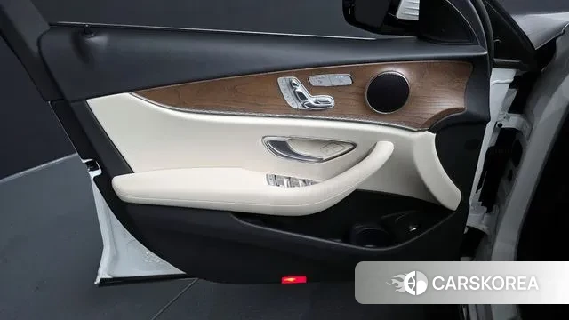 Mercedes-Benz E-Class W213 id 3043196 из Кореи 9