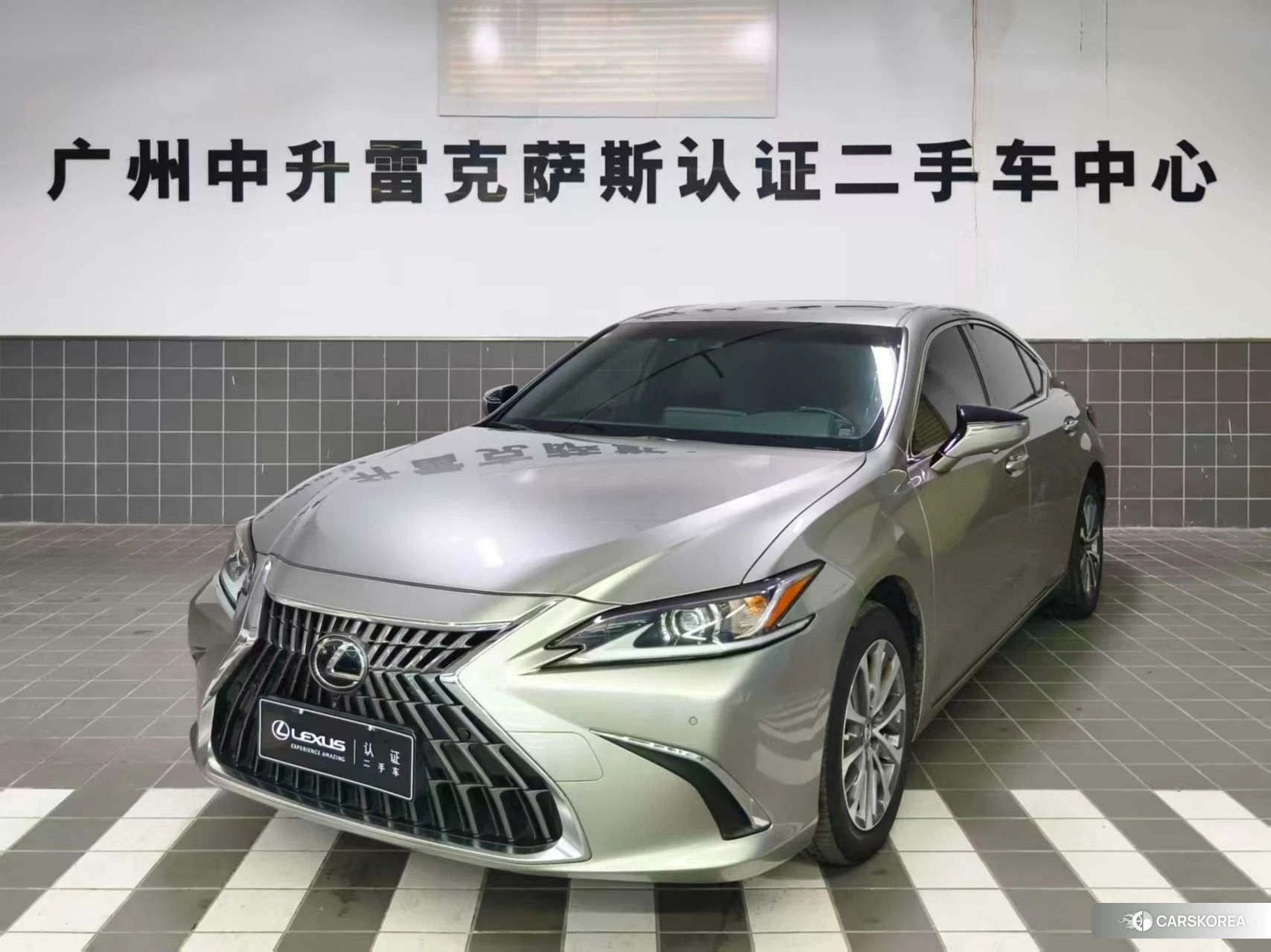 Lexus ES id 4467930 из Китая 9