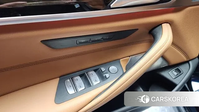 BMW 5 Series (G30) id 2985743 из Кореи 9