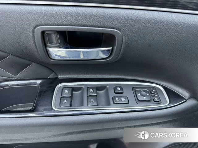 Mitsubishi  Outlander id 4207592 из Китая 9