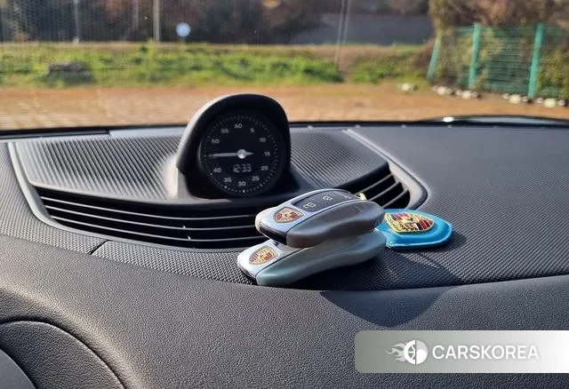 Porsche Taycan id 3621468 из Кореи 9