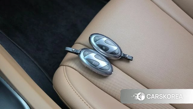 Hyundai Grandeur Hybrid (GN7) id 4321798 из Кореи 9