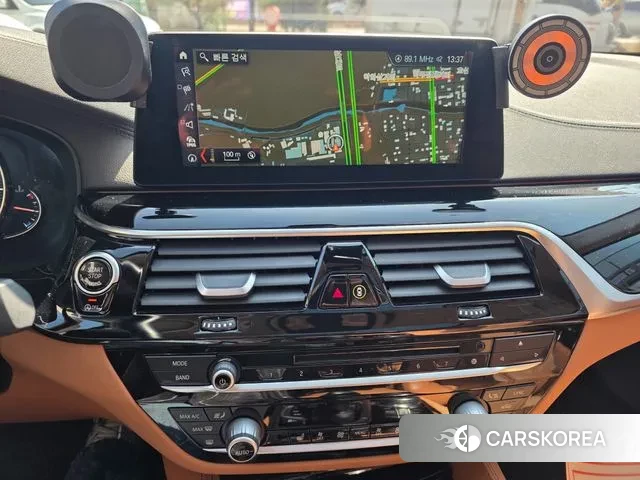 BMW 5 Series (G30) id 3757092 из Кореи 9