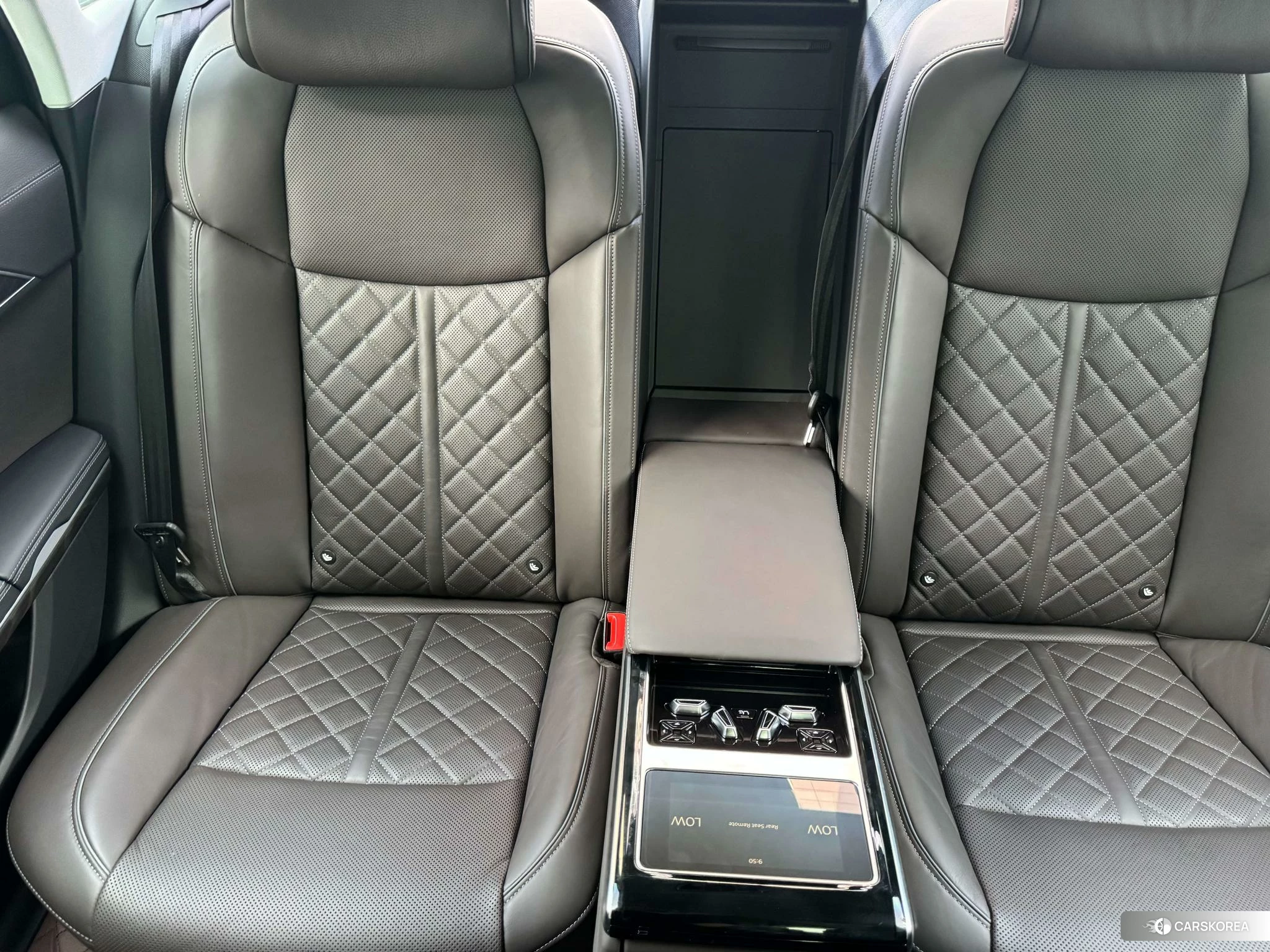 Audi A8 id 4479324 из Китая 9