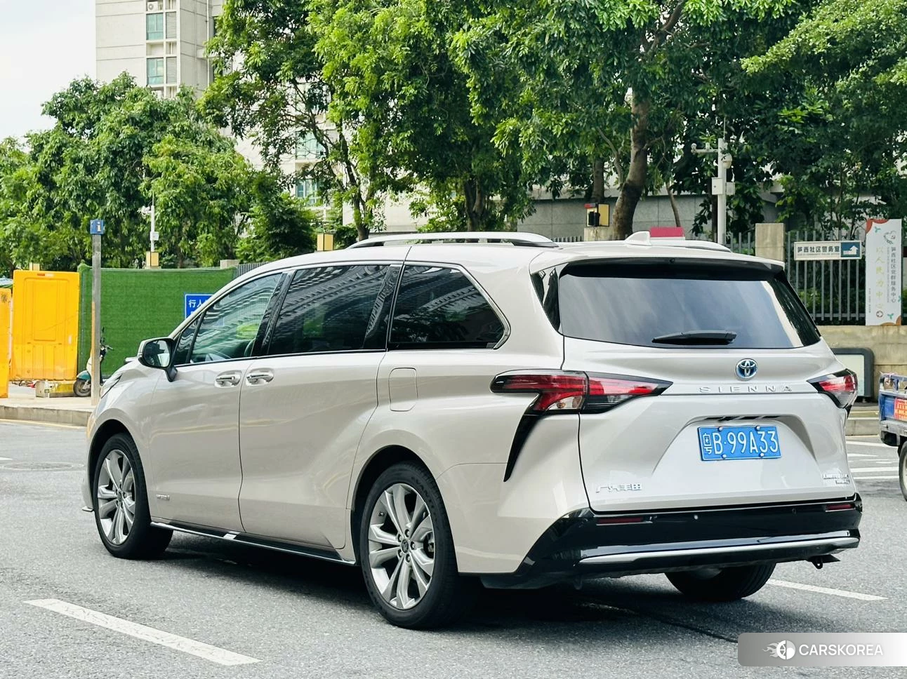 Toyota Sienna id 4510787 из Китая 9