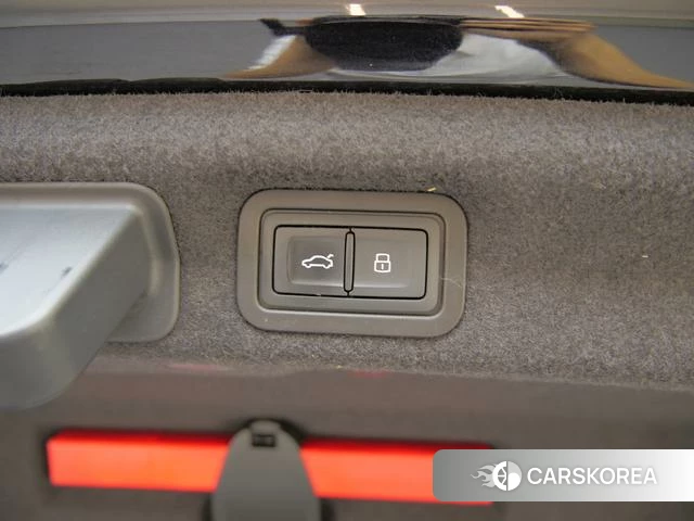 Audi A7L id 4263975 из Китая 9