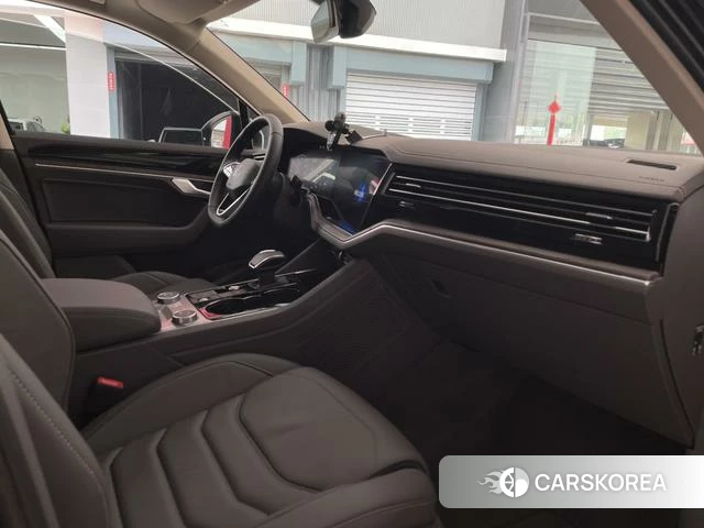 Volkswagen Touareg id 4359531 из Китая 9